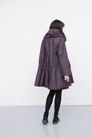 Rainjacket with an A-line silhouette in plum