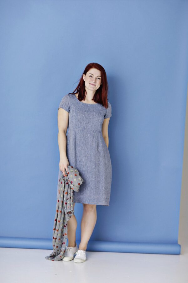 Blue linen dress with sleeves