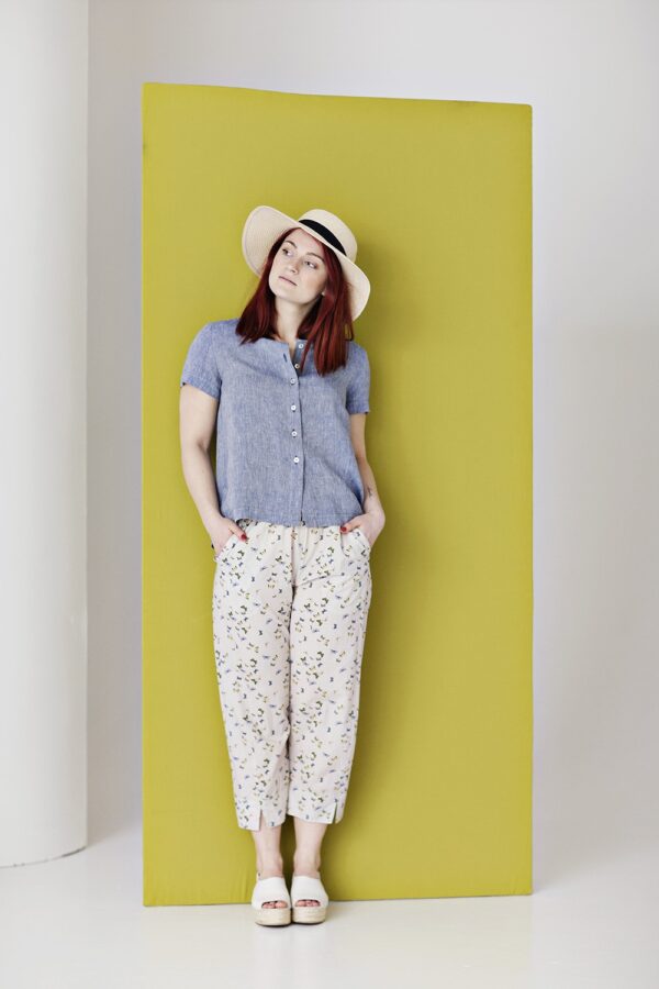 Cotton trousers with cropped look