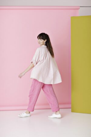 Short rose sleeve shirt with A-line silhouette