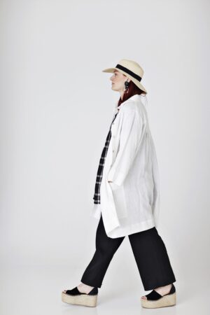 Hvid gennemknappet tunika / lang hørskjorte