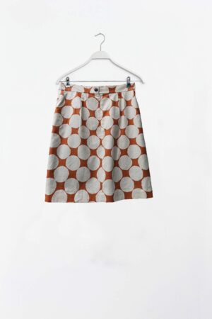 Orange nederdel med prikker