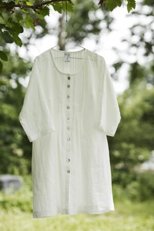 Linen shirt with pintucks in white