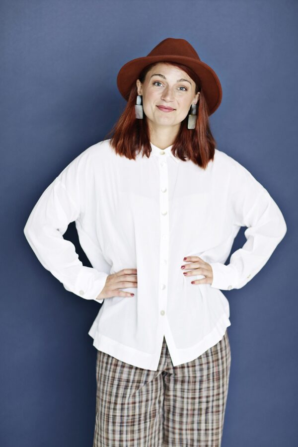 White loose fitted shirt with cupro/cotton