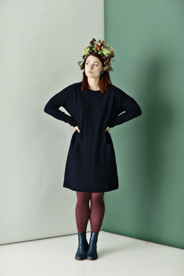 mille-dress-navy-strik-kjole-knitted-2