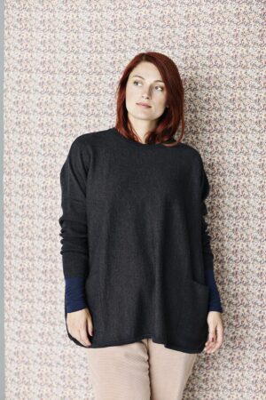 Dark grey knitted blouse with pockets from Muse Wear