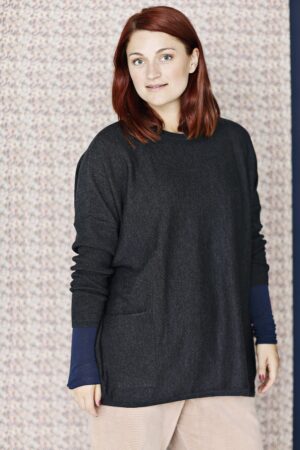 Dark grey knitted blouse with pockets from Muse Wear