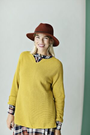 neema-32-curry-strikbluse-striksweater-mansted-6