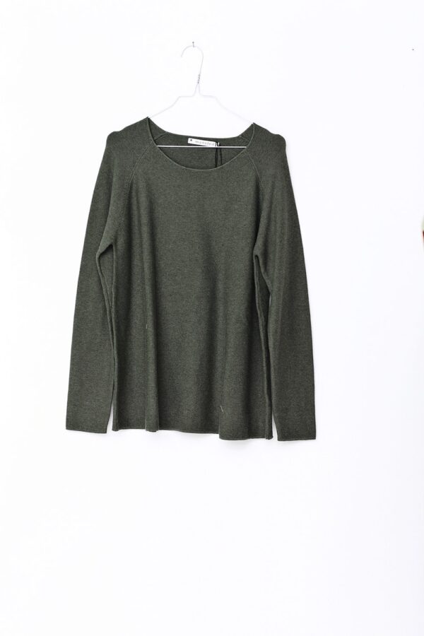 Army green knitted blouse with long sleeves from Mansted