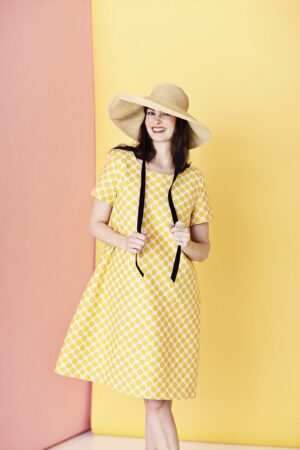 mc804b-ye-yellow-dress-dots-gul-prikker-kjole-mcverdi-5