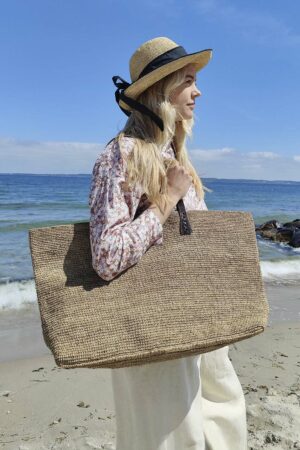 malette-db-the-stor-strandtaske-raffia-beach-bag-1