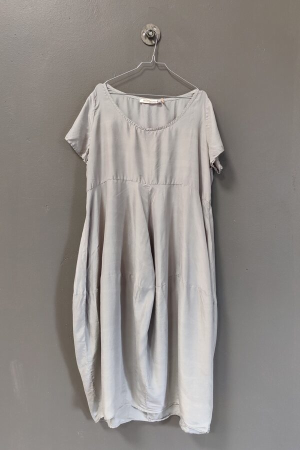 Lovely grey silk dress from Privatsachen