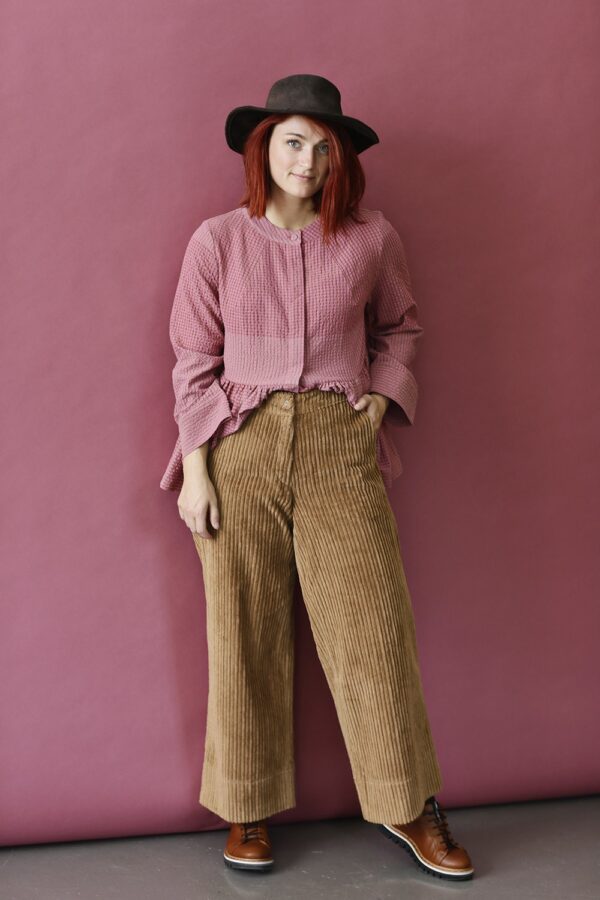 Pants in caramel-colored corduroy