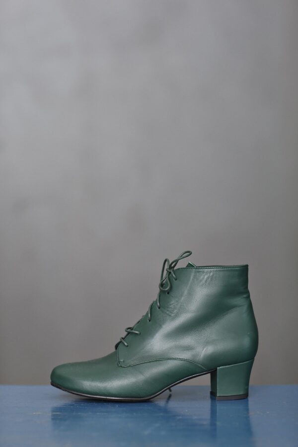 asta-green-støvle-nordic-shoe-people-mcverdi-1-1