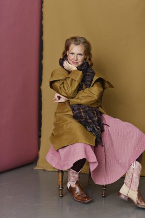Mc821b-golden-fitted winter coat-mcverdi-frakke-til kvinder-vinterfrakke-6