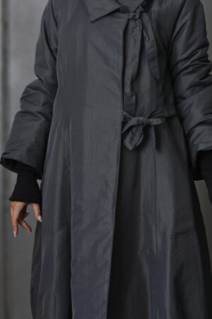 mc821d-truffle-warm-grey-winter-coat princess cut with hood-vinterfrakke med hætte
