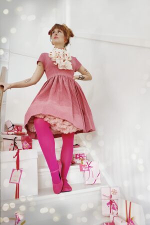 Pink småternet kjole fra September20