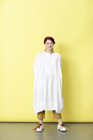 Lang, hvid tunika kjole med løst fit