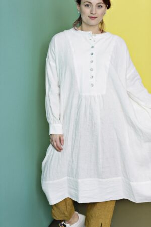 Lang, hvid tunika kjole med løst fit