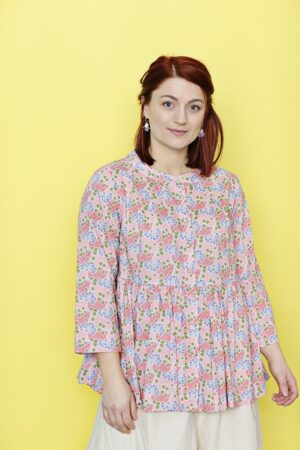 Button blouse with rose/blue print