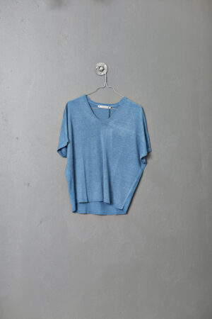 Knitted blouse in blue from Mansted