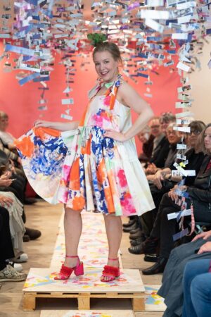 "Made-to-order" - Smuk kjole med flæser fra September20 X Signe Kejlbo.