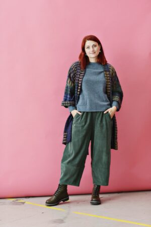 Green corduroy trousers with elastic