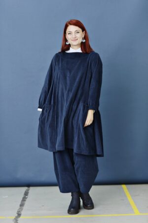 mc866b-blue-blå fløjlskjole- A-line dress in corduroy-winter dress-mcverdi-1