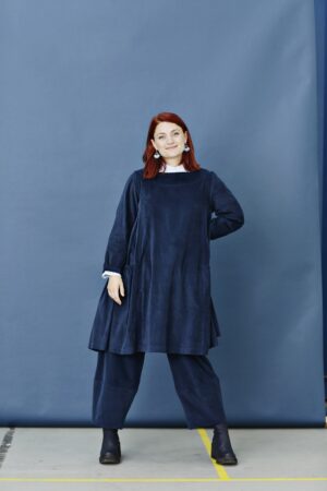 mc866b-blue-blå fløjlskjole- A-line dress in corduroy-winter dress-mcverdi-4