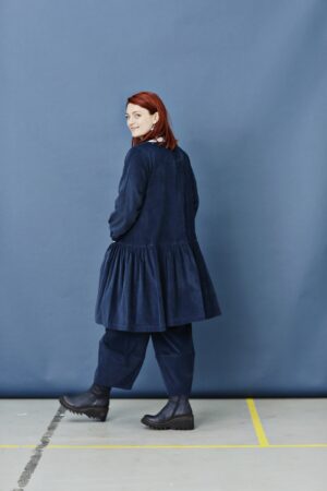 mc866b-blue-blå fløjlskjole- A-line dress in corduroy-winter dress-mcverdi-5