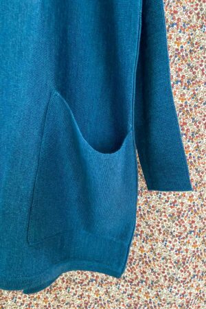 agnete-blouse-petrol-blå-muse-knitwear-2
