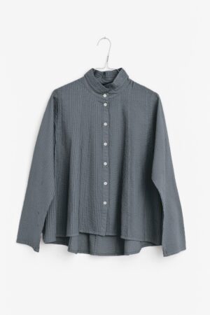 Short shirt in dark grey with vertical pintucks from YaccoMaricard