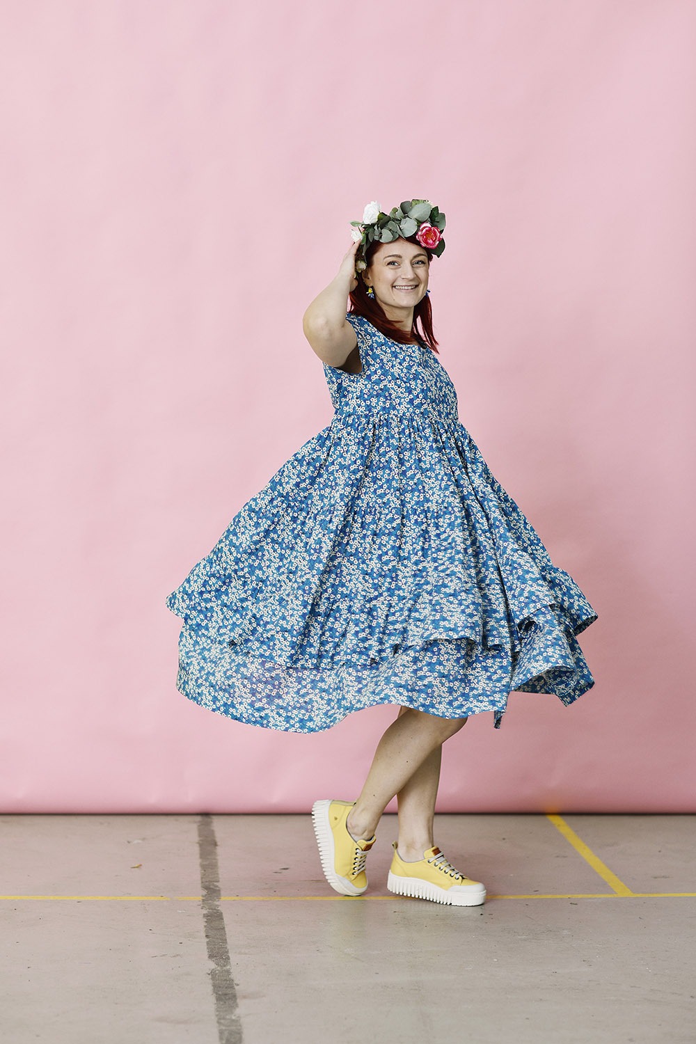 legetøj skarpt trappe blå blomstret kjole | Liberty | flæsekjole | McVERDI dansk design