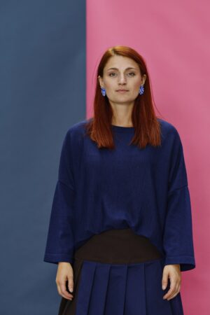 Vega-blouse-muse-royal blue-knit-strik-autumm-stærk blå-5
