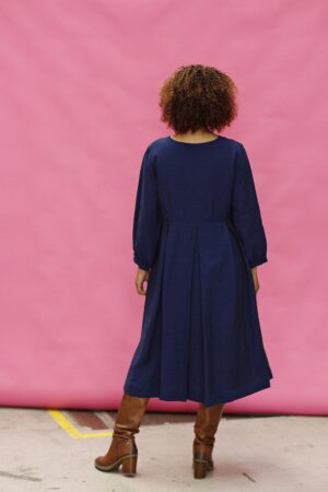 mc904d-cobalt blue winter dress-mcverdi-blå vinterkjole-fin kjole med v-hals-8