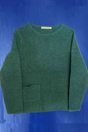 Flaskegrøn sweater med lille lomme fra Mansted