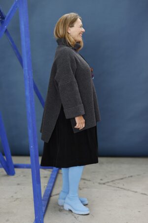 Nanna-sweater-dark-grey-strik-oversize-autumm-mørkegrå-mcverdi-musewear-strik-3