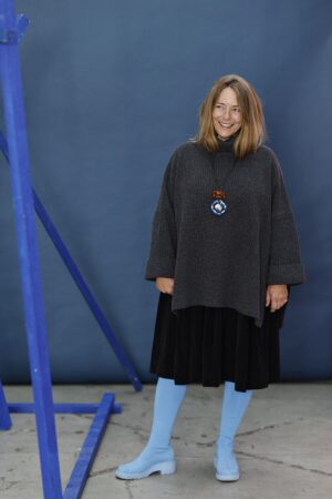 Nanna-sweater-dark-grey-strik-oversize-autumm-mørkegrå-mcverdi-musewear-strik