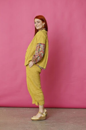 mc732a-gul-yellow-hør-linen-sommer-bluse-shirt-ss24--4