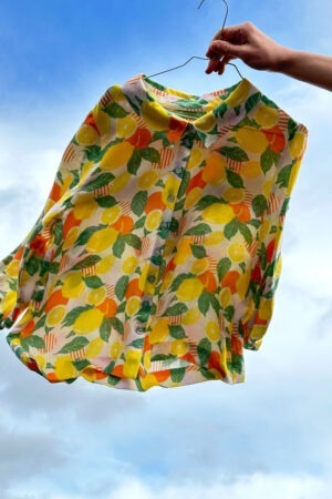 Skjorte med citronprint i cupro/hør