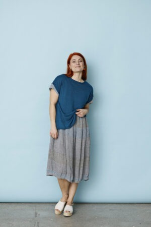 Simple blue knit sweater from Mansted