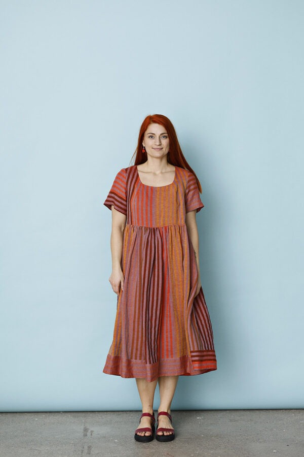 mc921d-rødstribet kjole-hørkjole-mcverdi-linen dress striped