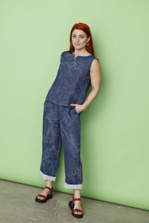 Blue trousers in printed washed linen