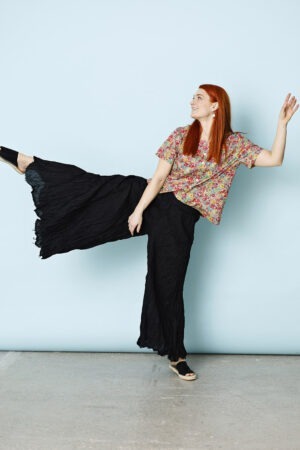 Black cotton trousers with a crinkled look from Privatsachen